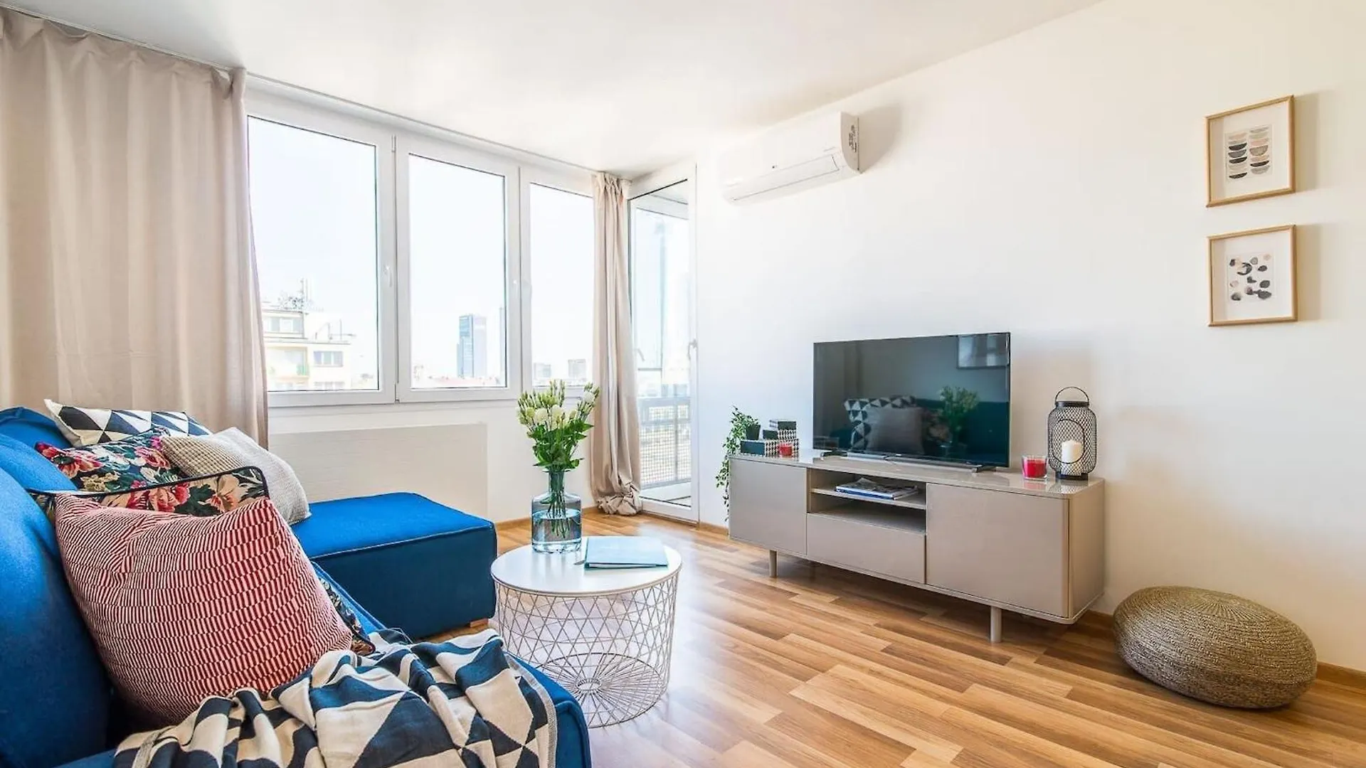 Navy Aesthetic Apartment With Balcony By Noclegi Renters Warsaw